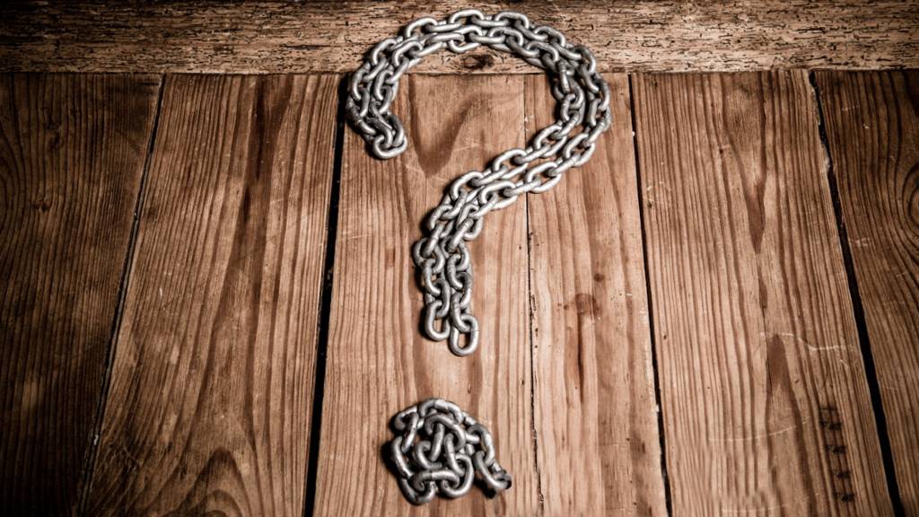 Spørgsmålstegn lavet af kæde